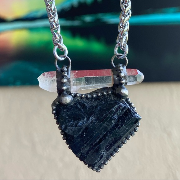 Natural heart shape black tourmaline & crystal quartz charm boho goth necklace - Picture 4 of 13